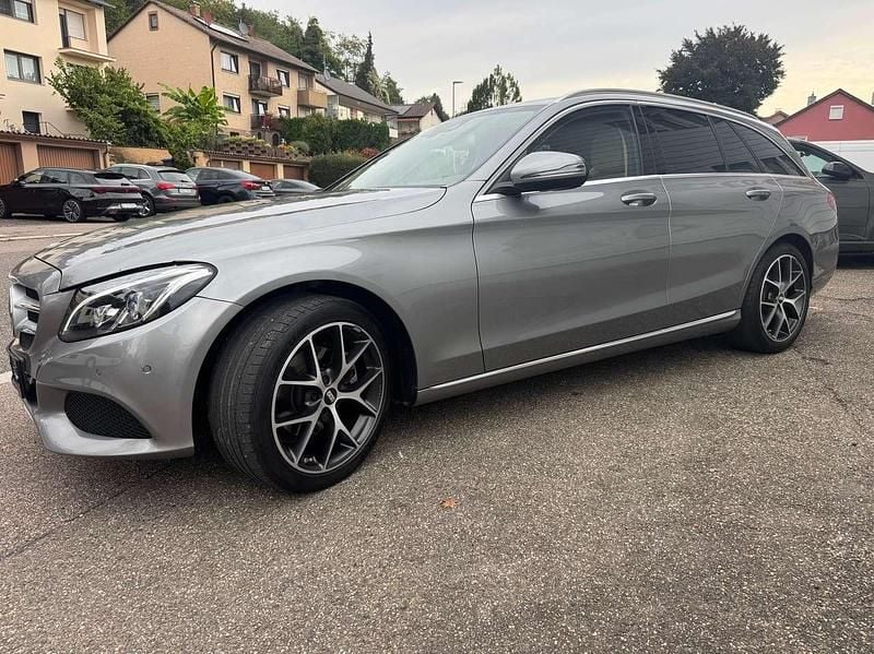 Grau Gebraucht 2015 Mercedes C220 Kombi | 19.490 € (Etwas zu teuer) - Bild 1/4