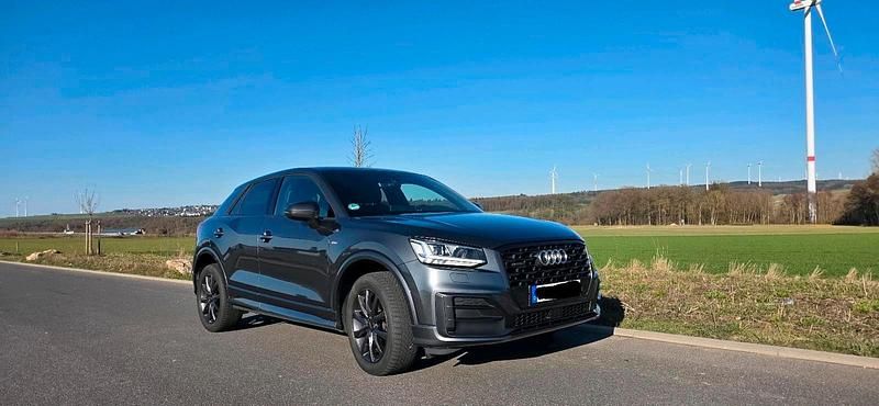 Gebraucht Audi Q2 S-Line 190 PS (139 kW) 2018 Grau SUV