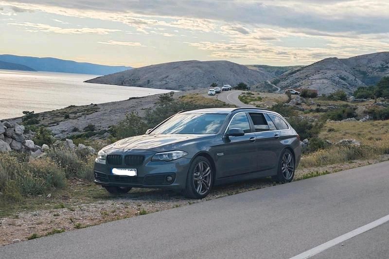 Grau Gebraucht 2016 BMW 520 Kombi | 11.200 € (Superpreis) - Bild 1/4