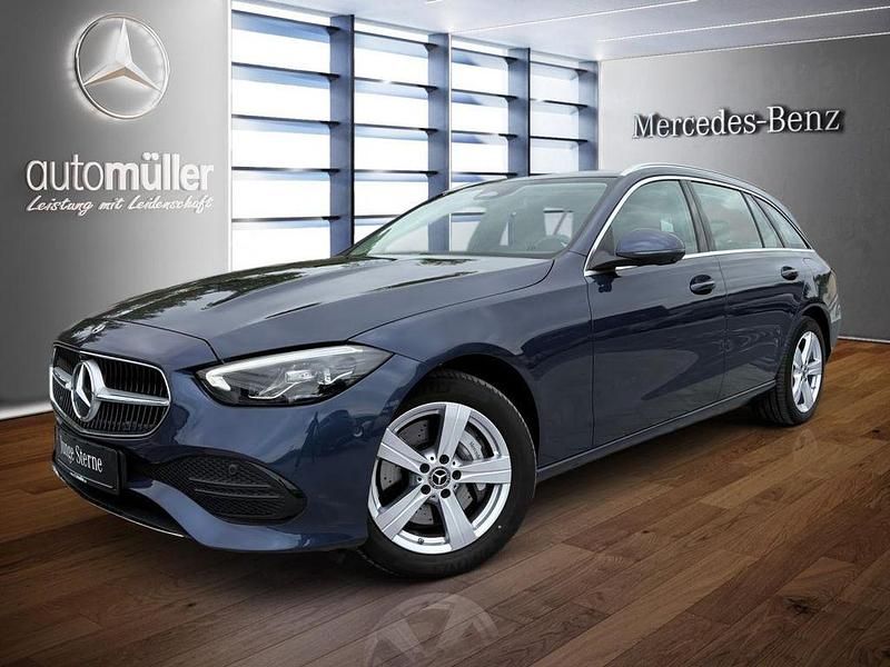 Blau Gebraucht 2023 Mercedes C300e Avantgarde Limousine | 39.629 € (Guter Preis) - Bild 1/4