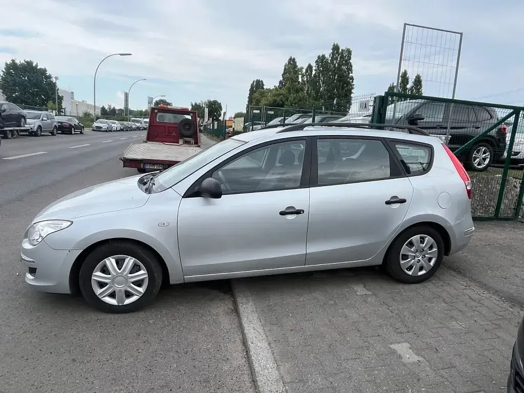 Gebraucht Hyundai i30 Classic 90 PS (66 kW) 2008 Silber Kombi