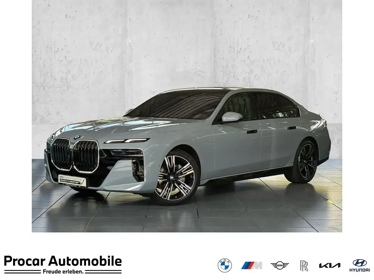 Gebraucht BMW 740 M Sport 299 PS (219 kW) 2025 Limousine