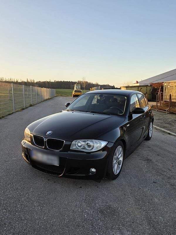 Gebraucht BMW 118 122 PS (89 kW) 2005 Schwarz Kleinwagen