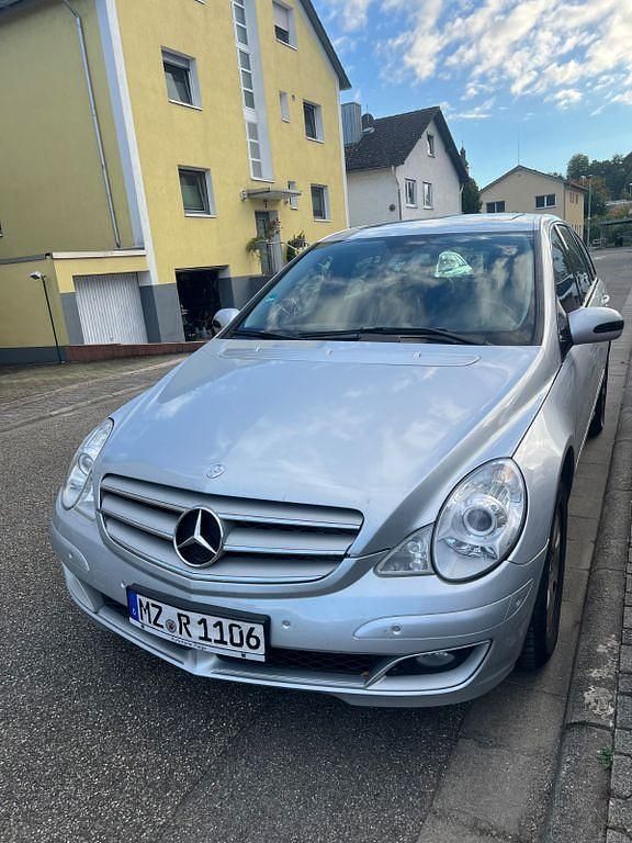Silber Gebraucht 2006 Mercedes R350 Van / Kleinbus | 6.500 € (Fairer Preis) - Bild 1/4