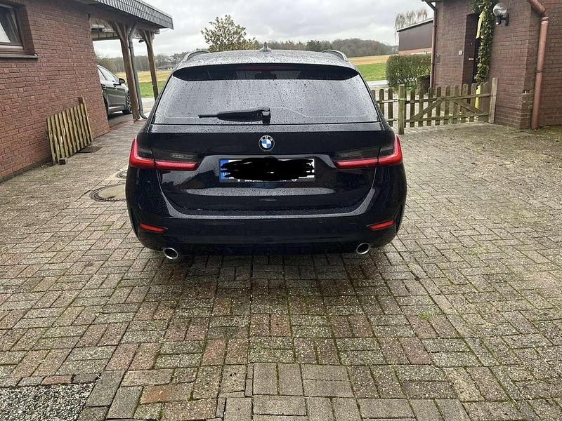 Gebraucht BMW 320 Advantage 190 PS (139 kW) 2019 Schwarz Kombi