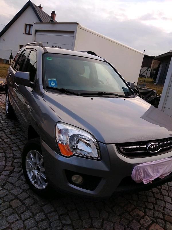 Grau Gebraucht 2008 Kia Sportage 2 SUV | 2.500 € (Superpreis) - Bild 1/4
