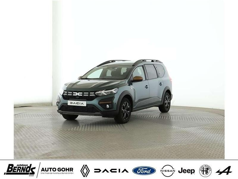 Grün Gebraucht 2025 Dacia Jogger Extreme Van / Kleinbus | 20.880 € (Fairer Preis) - Bild 1/4
