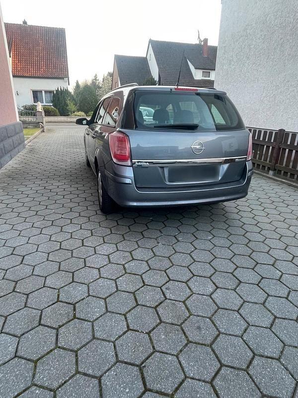 Gebraucht Opel Astra Catch Me 105 PS (77 kW) 2007 Grau Kombi