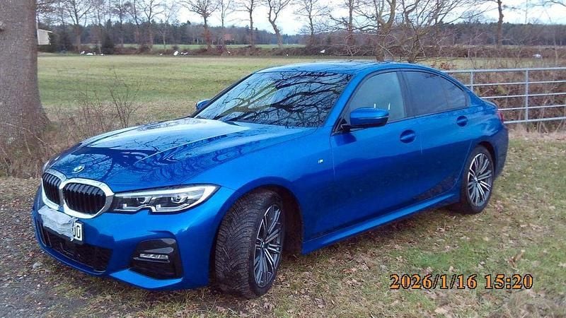Blau Gebraucht 2021 BMW 320 M Sport Limousine | 28.700 € (Superpreis) - Bild 1/3