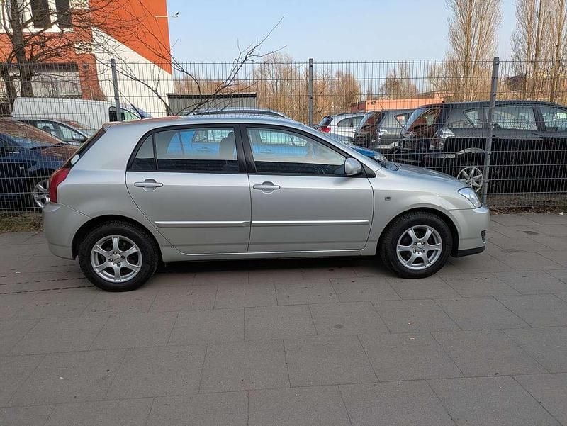 Gebraucht Toyota Corolla Luna 97 PS (71 kW) 2005 Silver metallic Kleinwagen