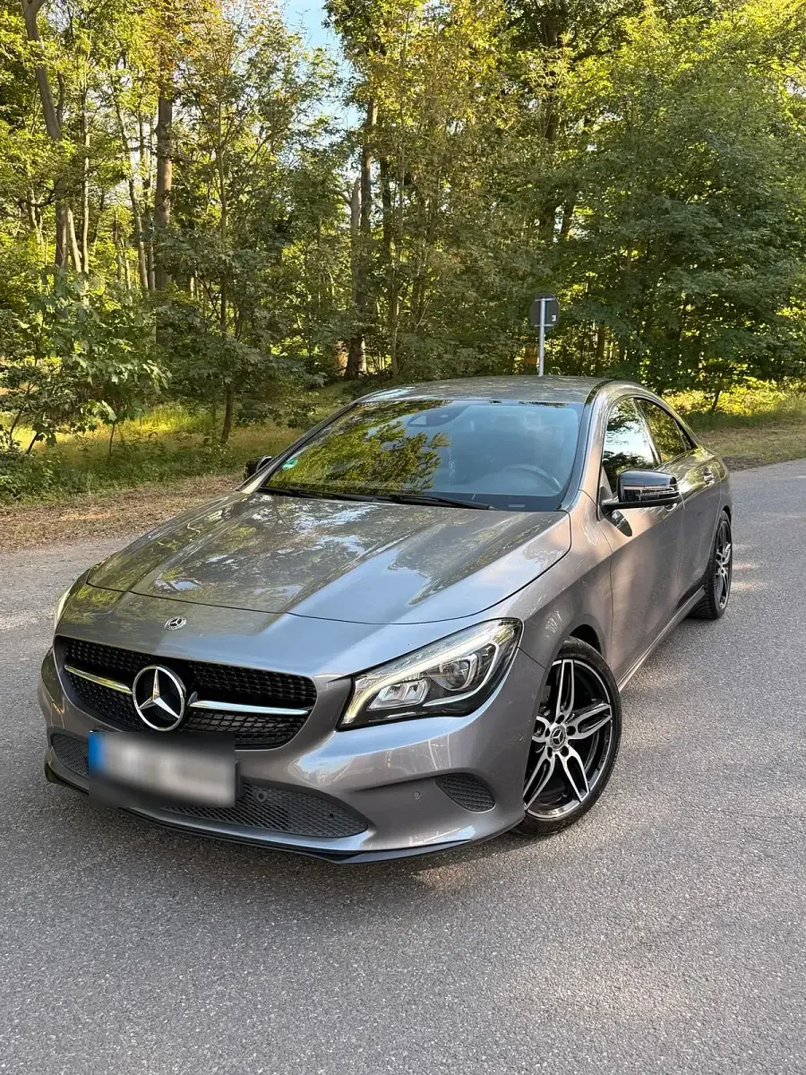 Gebraucht Mercedes CLA220 177 PS (130 kW) 2017 Grau Limousine
