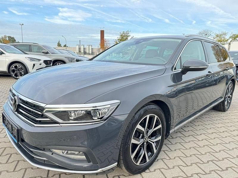 Grau Gebraucht 2020 VW Passat Elegance Limousine | 16.990 € (Teuer) - Bild 1/4