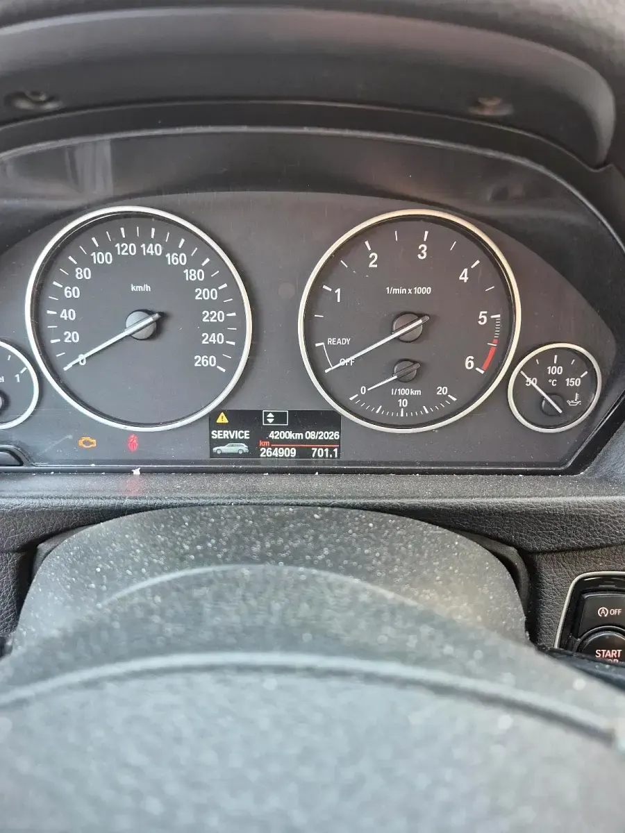 Gebraucht BMW 318 143 PS (105 kW) 2013 Grau Kombi