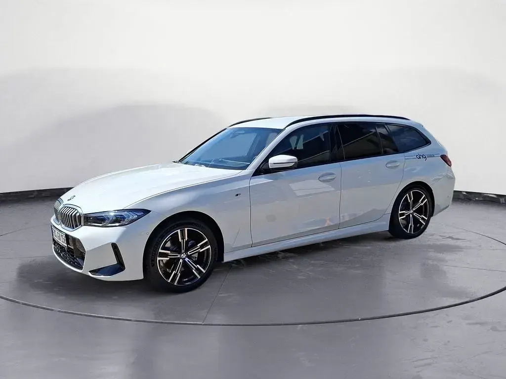 Gebraucht BMW 320 M Sport 190 PS (139 kW) 2026 Alpinweiß uni Kombi