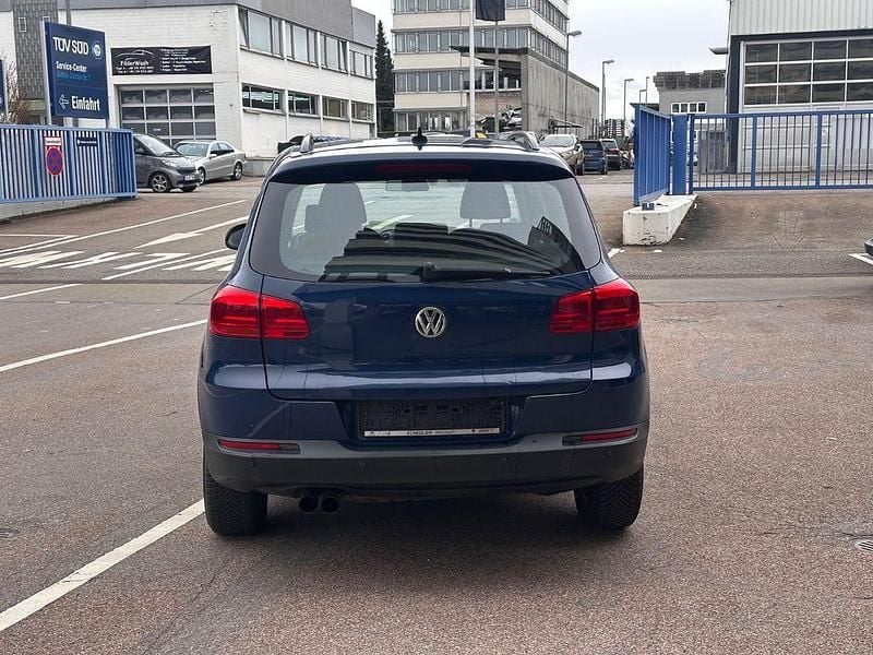 Gebraucht VW Tiguan Trendline 122 PS (89 kW) 2011 Blau SUV