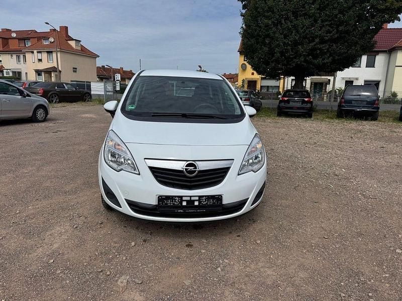 Weiß Gebraucht 2011 Opel Meriva Selection Van / Kleinbus | 2.499 € (Superpreis) - Bild 1/4