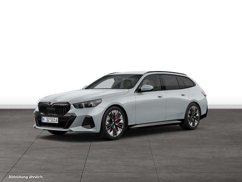 Grau Gebraucht 2024 BMW 520 Kombi | 58.820 € (Guter Preis) - Bild 1/2