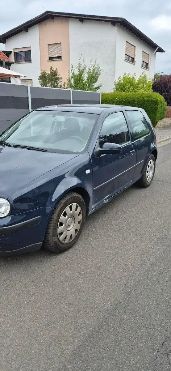 Gebraucht VW Golf IV 101 PS (74 kW) 2002 Blau Kleinwagen