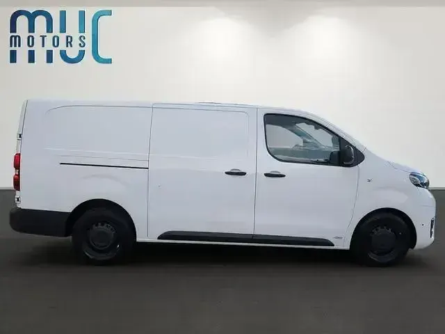 Gebraucht Toyota Proace 144 PS (105 kW) 2022 Weiss Van / Kleinbus