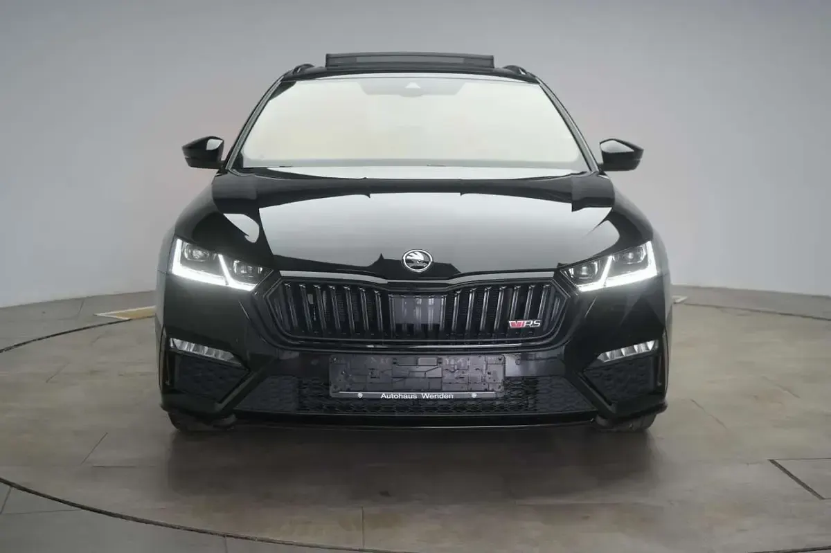 Gebraucht Skoda Octavia RS 200 PS (147 kW) 2023 Black magic pearlescent Kombi