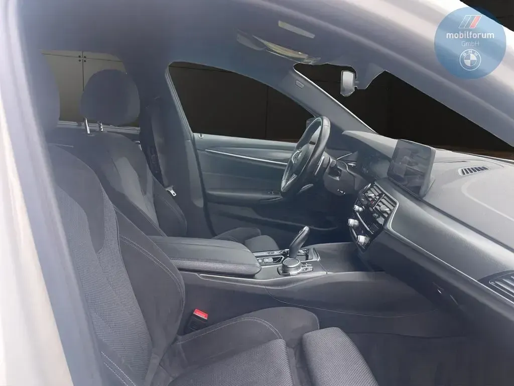 Gebraucht BMW 530e M Sport 184 PS (135 kW) 2021 Weiß Kombi