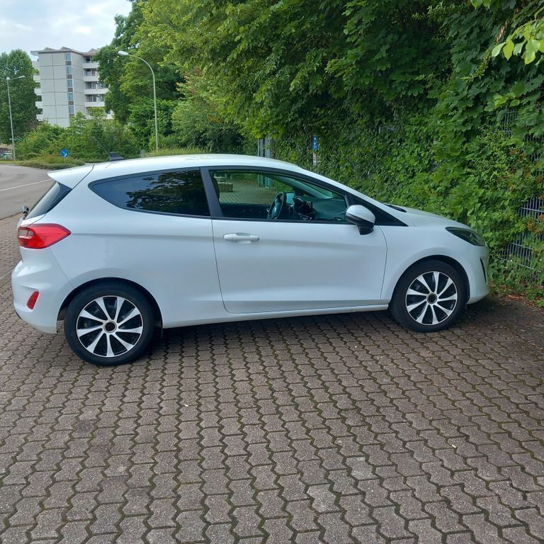 Weiß Gebraucht 2020 Ford Fiesta Cool & Connect Kleinwagen | 11.800 € (Guter Preis) - Bild 1/4