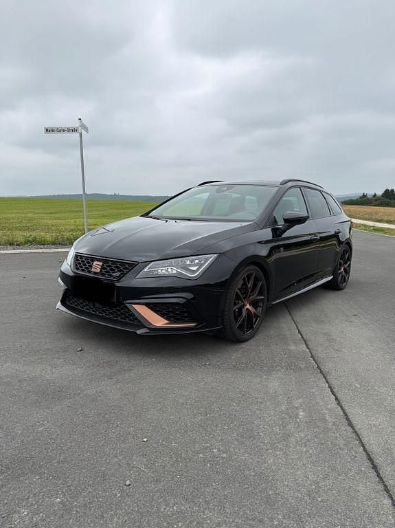 Schwarz Gebraucht 2019 Cupra Leon Limousine | 24.500 € (Etwas zu teuer) - Bild 1/4