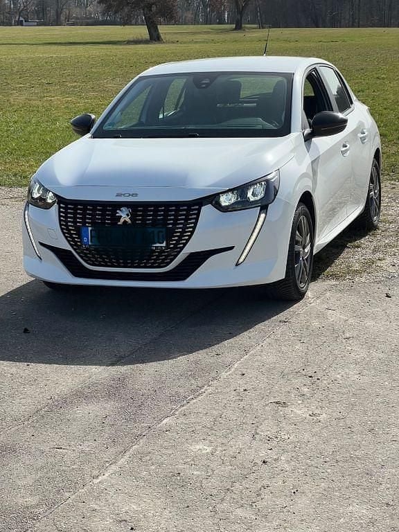 Gebraucht Peugeot 208 Active 101 PS (74 kW) 2022 Weiß Kleinwagen