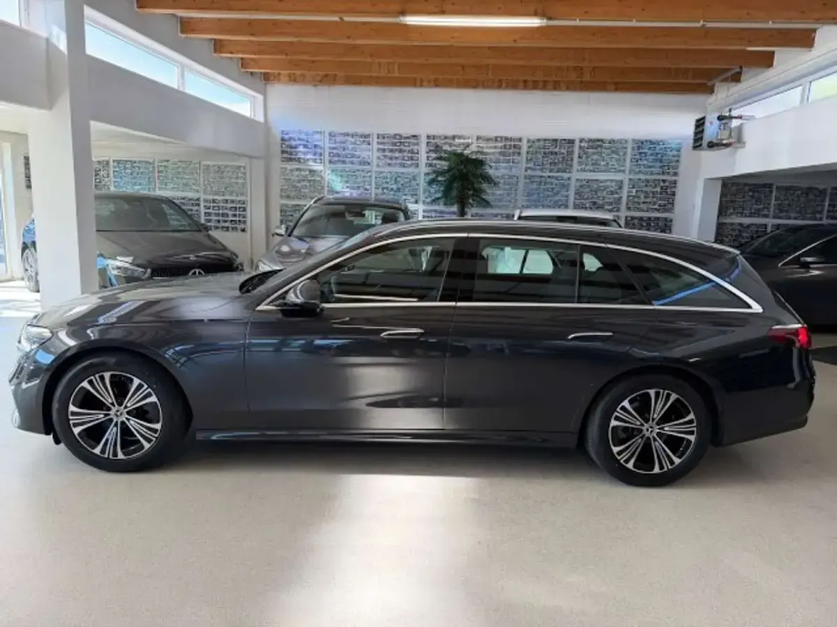 Gebraucht Mercedes E220 Avantgarde 197 PS (144 kW) 2025 Graphitgraumetallic Kombi