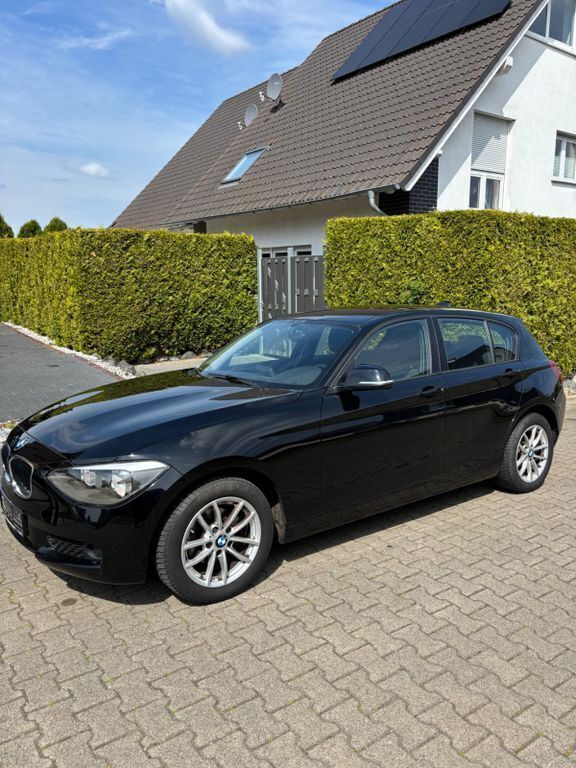 Schwarz Gebraucht 2015 BMW 116 Kleinwagen | 10.900 € (Etwas zu teuer) - Bild 1/4
