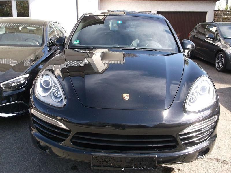 Second-hand Porsche Cayenne 245 CP (180 kW) 2012 Negru SUV