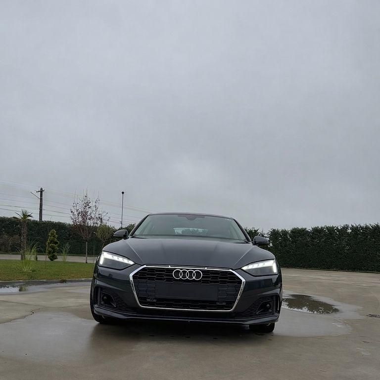 Gebraucht Audi A5 Sport 163 PS (119 kW) 2022 Grau Coupé