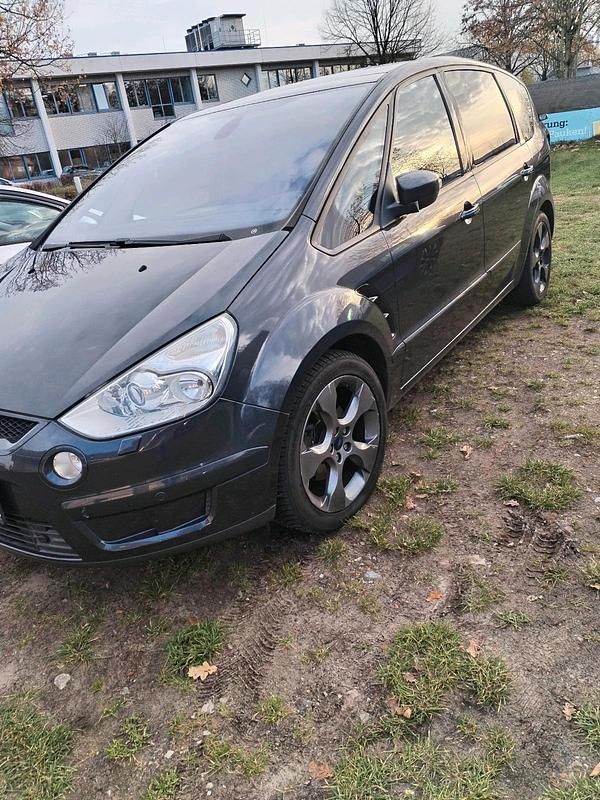 Gebraucht Ford S-MAX Titanium 146 PS (107 kW) 2009 Grau Van / Kleinbus