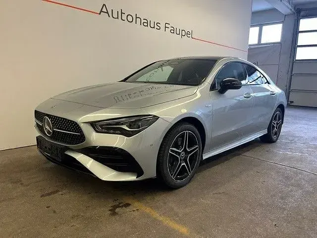 Gebraucht Mercedes CLA250 AMG line 163 PS (119 kW) 2025 Silber Coupé