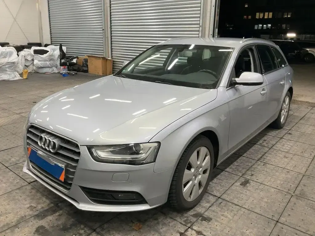 Gebraucht Audi A4 Attraction 150 PS (110 kW) 2015 Silber Kombi