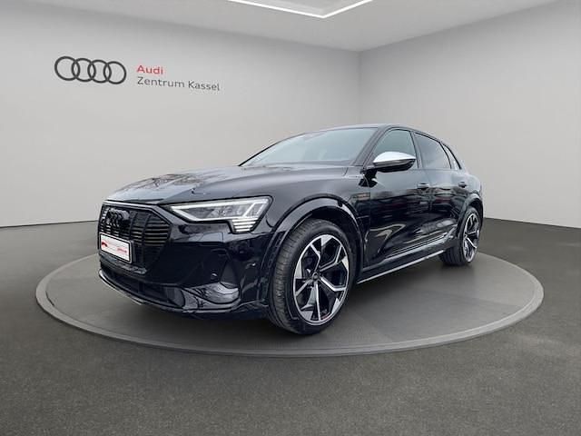 Brillantschwarz Gebraucht 2023 Audi e-tron Ambiente SUV | 64.990 € - Bild 1/4