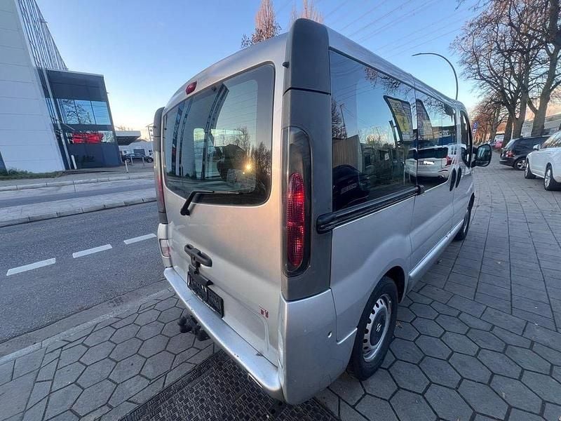 Gebraucht Opel Vivaro 135 PS (99 kW) 2005 Silber Van / Kleinbus