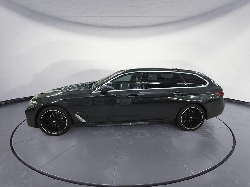 Gebraucht BMW 540 Performance 333 PS (244 kW) 2022 Grau Kombi