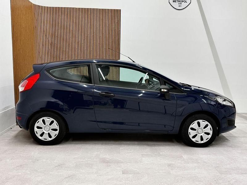 Gebraucht Ford Fiesta Ambiente 60 PS (44 kW) 2016 Blau Kleinwagen