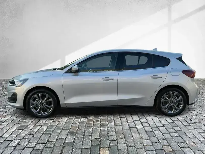 Gebraucht Ford Focus Titanium 155 PS (114 kW) 2024 Moondust silver metallic Limousine