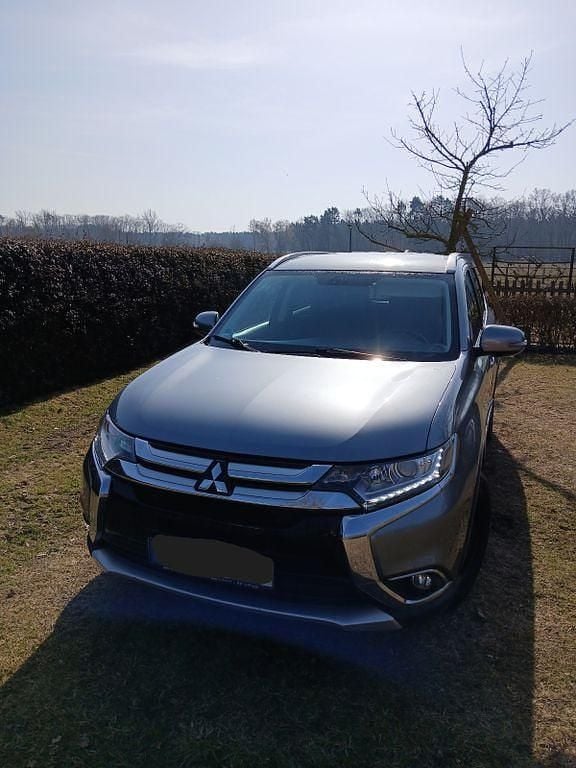 Gebraucht Mitsubishi Outlander Top 150 PS (110 kW) 2018 Grau SUV