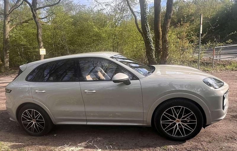 Second-hand Porsche Cayenne Basis 340 CP (250 kW) 2024 SUV