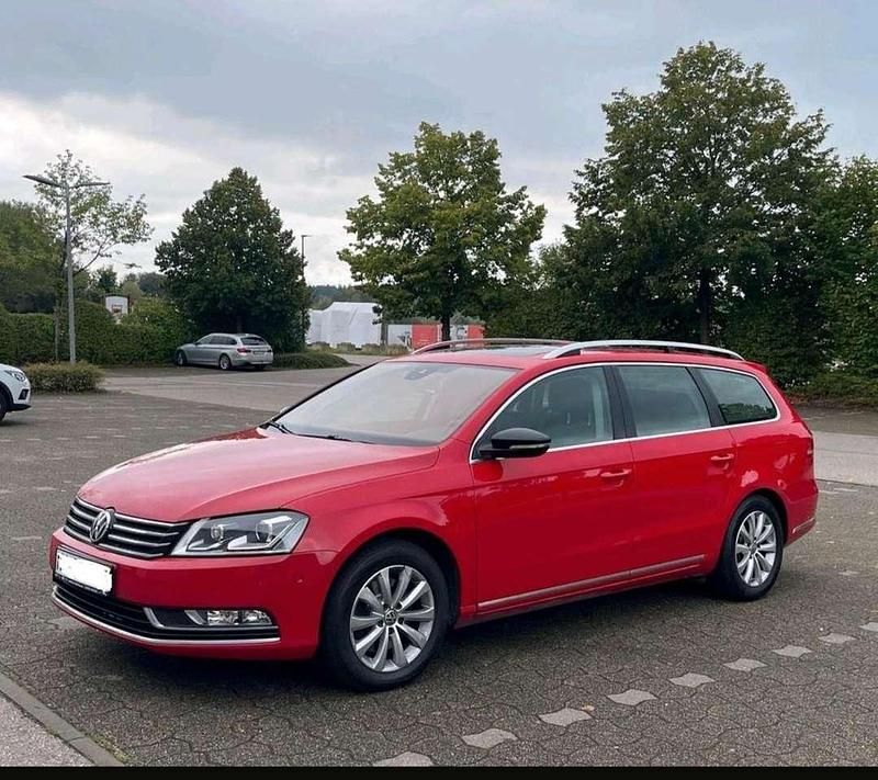 Rot Gebraucht 2014 VW Passat Edition Kombi | 9.400 € (Guter Preis) - Bild 1/4