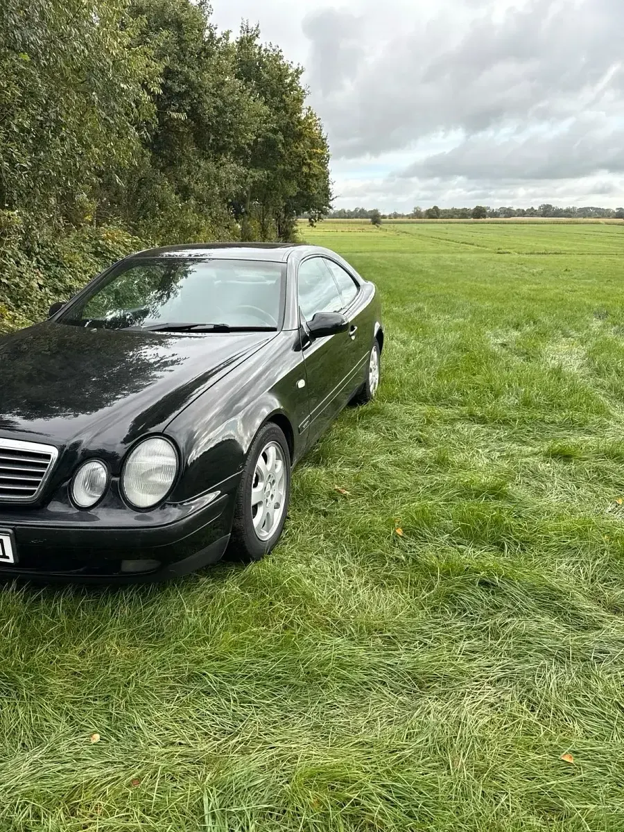 Gebraucht Mercedes CLK200 136 PS (100 kW) 1997 Schwarz Coupé