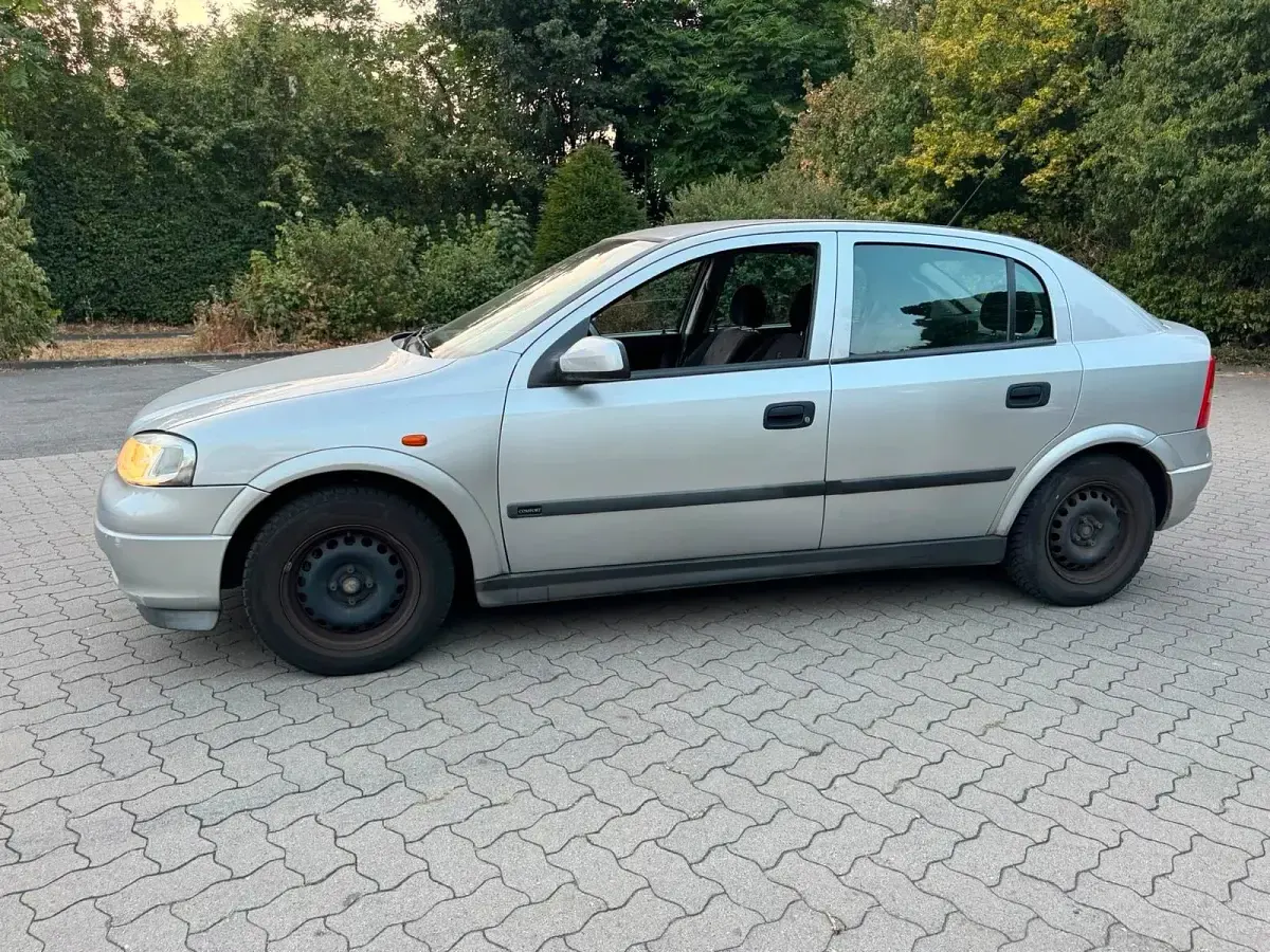 Gebraucht Opel Astra 75 PS (55 kW) 1998 Grau Limousine
