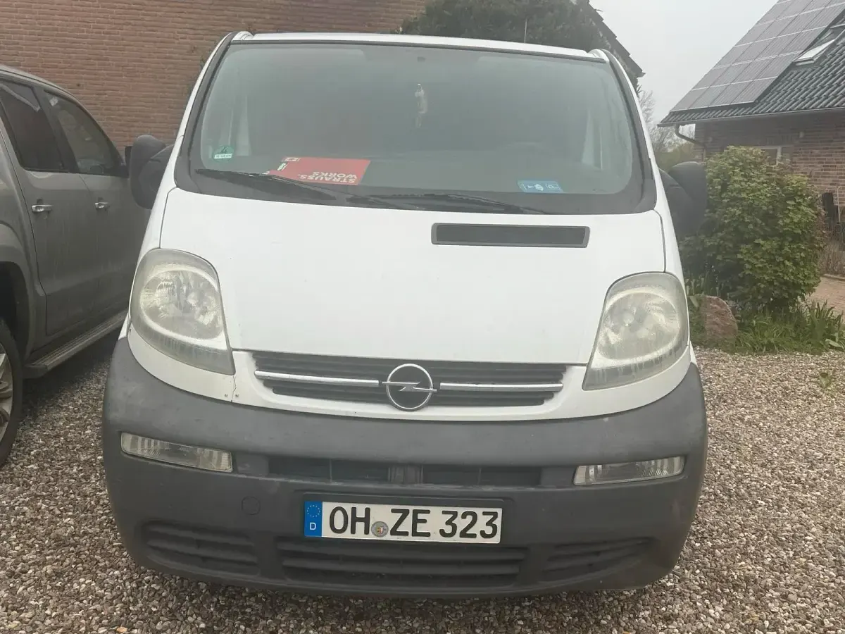 Gebraucht Opel Vivaro 2001 Weiß Van / Kleinbus