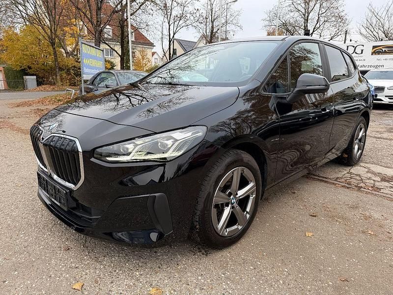 Schwarz Gebraucht 2022 BMW 218 Active Tourer Sport Line Van / Kleinbus | 22.990 € (Fairer Preis) - Bild 1/4