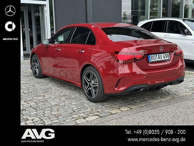 Gebraucht Mercedes A200 AMG 163 PS (119 kW) 2025 Patagonienrot Limousine