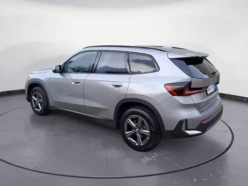 Używany BMW X1 Efficient Dynamics 136 KM (100 kW) 2024 Srebrny SUV