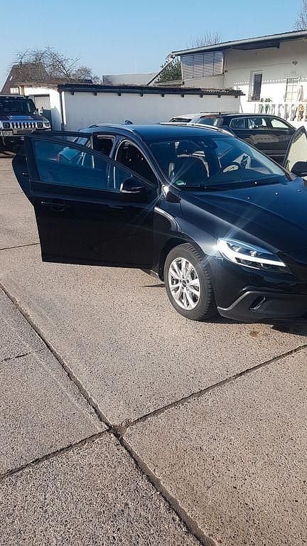Gebraucht Volvo V40 CC Momentum 150 PS (110 kW) 2017 Schwarz Kombi